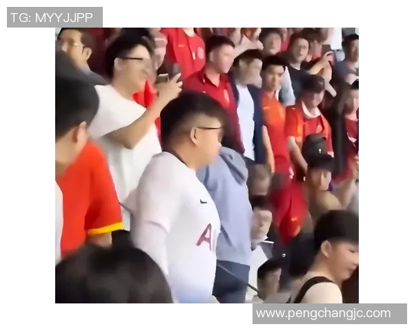 足球巨星赛场爆粗口引热议球迷媒体纷纷聚焦场内外影响